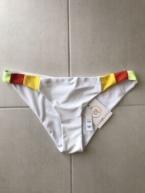 Cyn & Luca Swim Bikini Bottom Medium Coverage Colorblock Swimwear